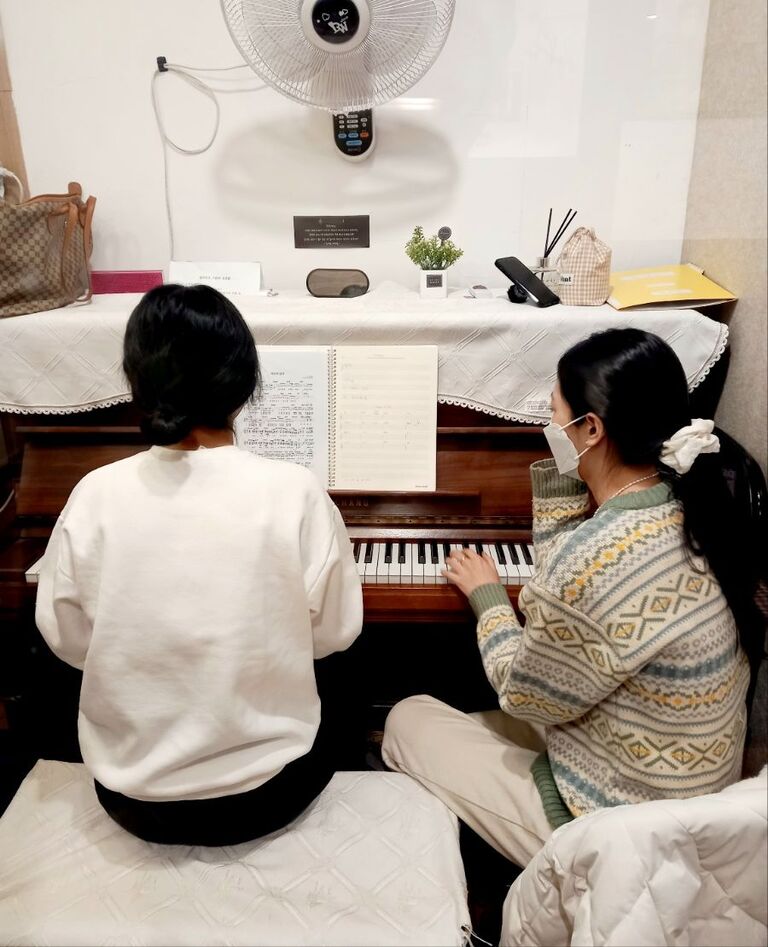 요니뮤직 피아노, 이론 레슨 진행 중:D