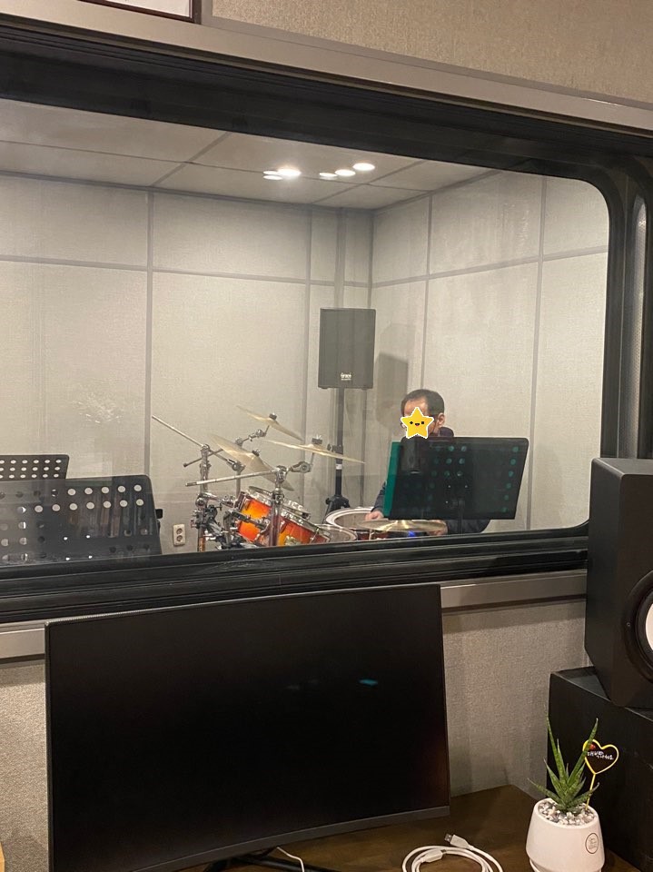 왕초보반 드럼 레슨생 연습 중!