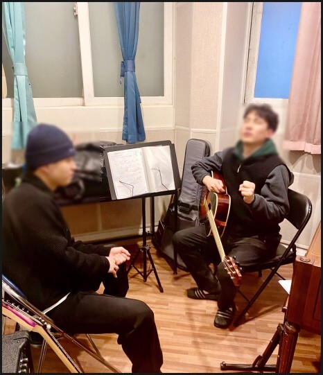 요니뮤직 기타, 베이스 레슨, 다양한 고퀄 커리큘럼, 할인제와 함께하세요!