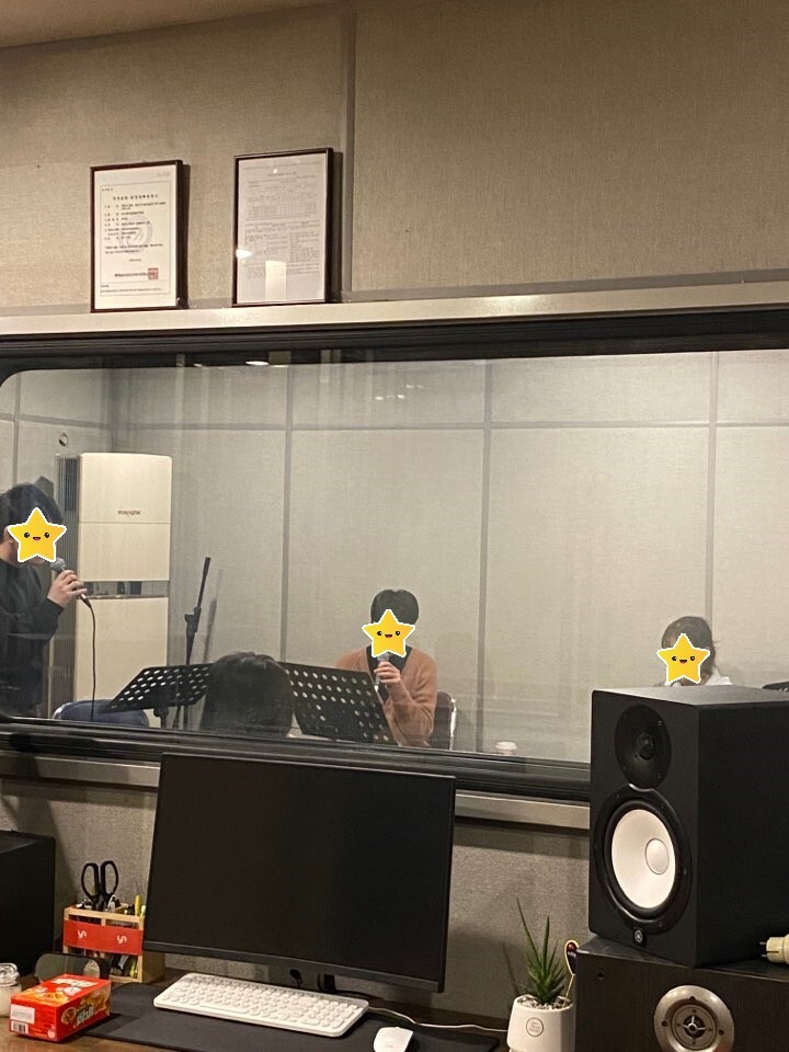 오늘은 축가 연습을 위해 합주 대여한 팀이 있어요~~