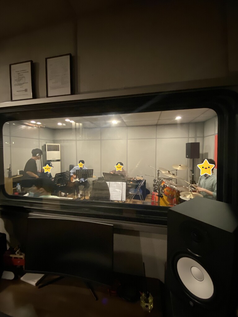 많은 분들이 찾아주고 계신 요니뮤직 합주실로 합주하러 오세요!!