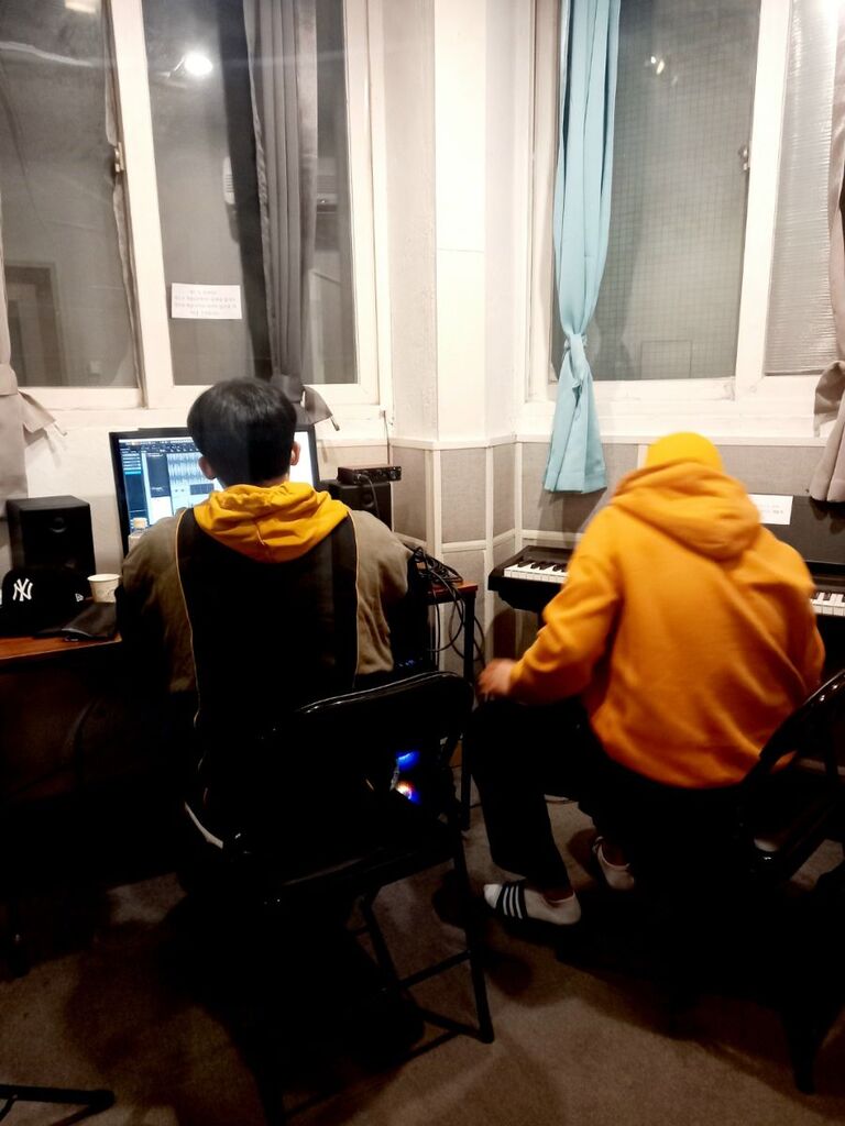 음악과 행복이 공존하는 곳, 요니뮤직!