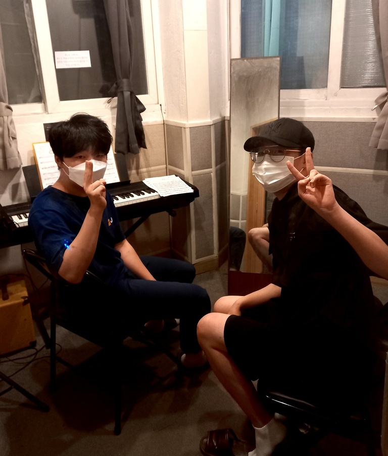요니뮤직 오시면 안 심심하게, 아주 즐겁게 해드리겠습니다!ㅎㅎ