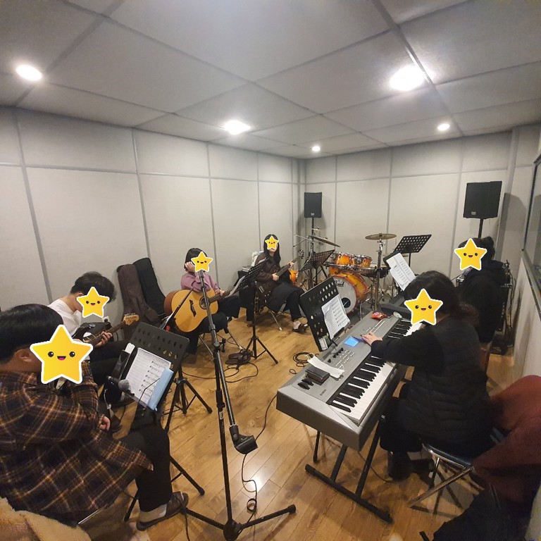 합주실 대여 팀 쉬는시간에!